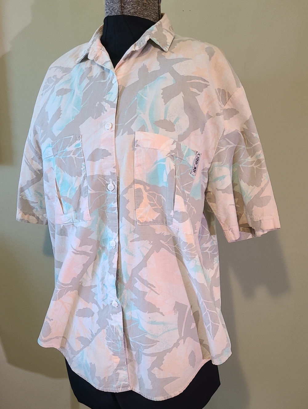 Vintage Cherokee Women’s Short-Sleeve Leaf Print Shirt Size Large